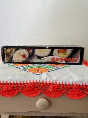 Sushezi Sushi Maker NWOT